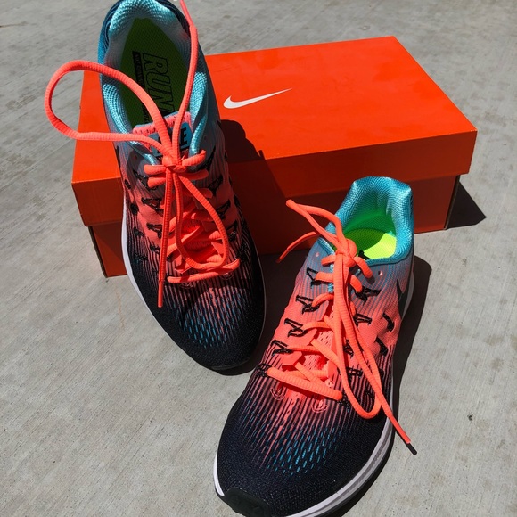 Nike Shoes - New Nike air zoom women’s sneakers